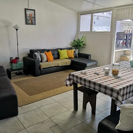 Apartment Downtown Garden Terrace , Only One House Up To 21pax *