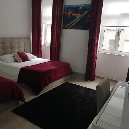 Downtown Garden Terrace , Only One House Up To 21pax * Porto