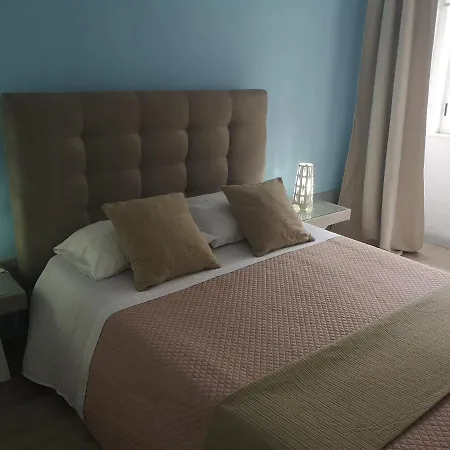 Downtown Garden Terrace , Only One House Up To 21pax Oporto